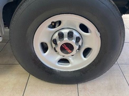 Used 2023 GMC Savana 2500 w/ Driver Convenience Package image 25