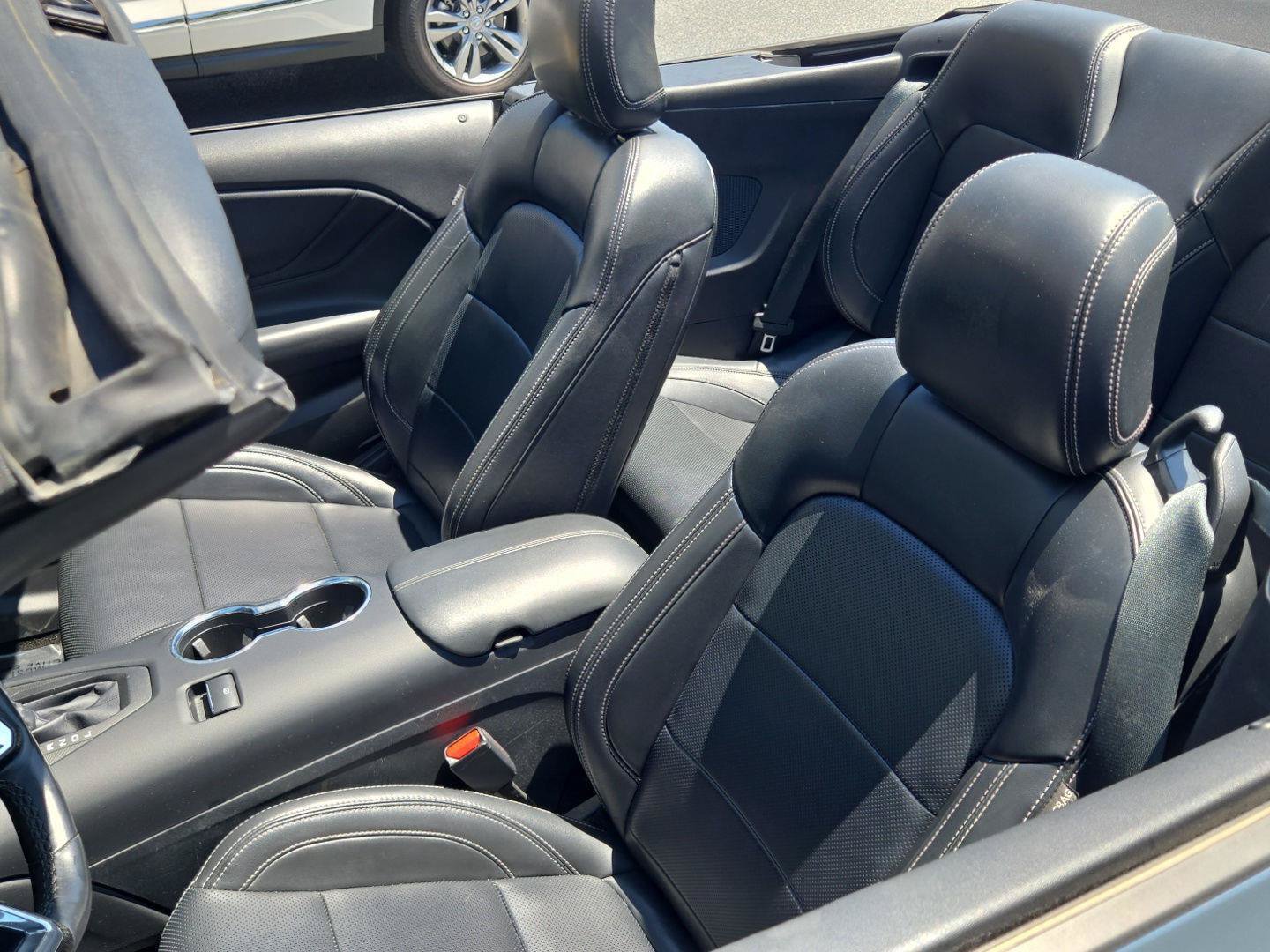 Used 2025 Ford Mustang Premium RWD image 4