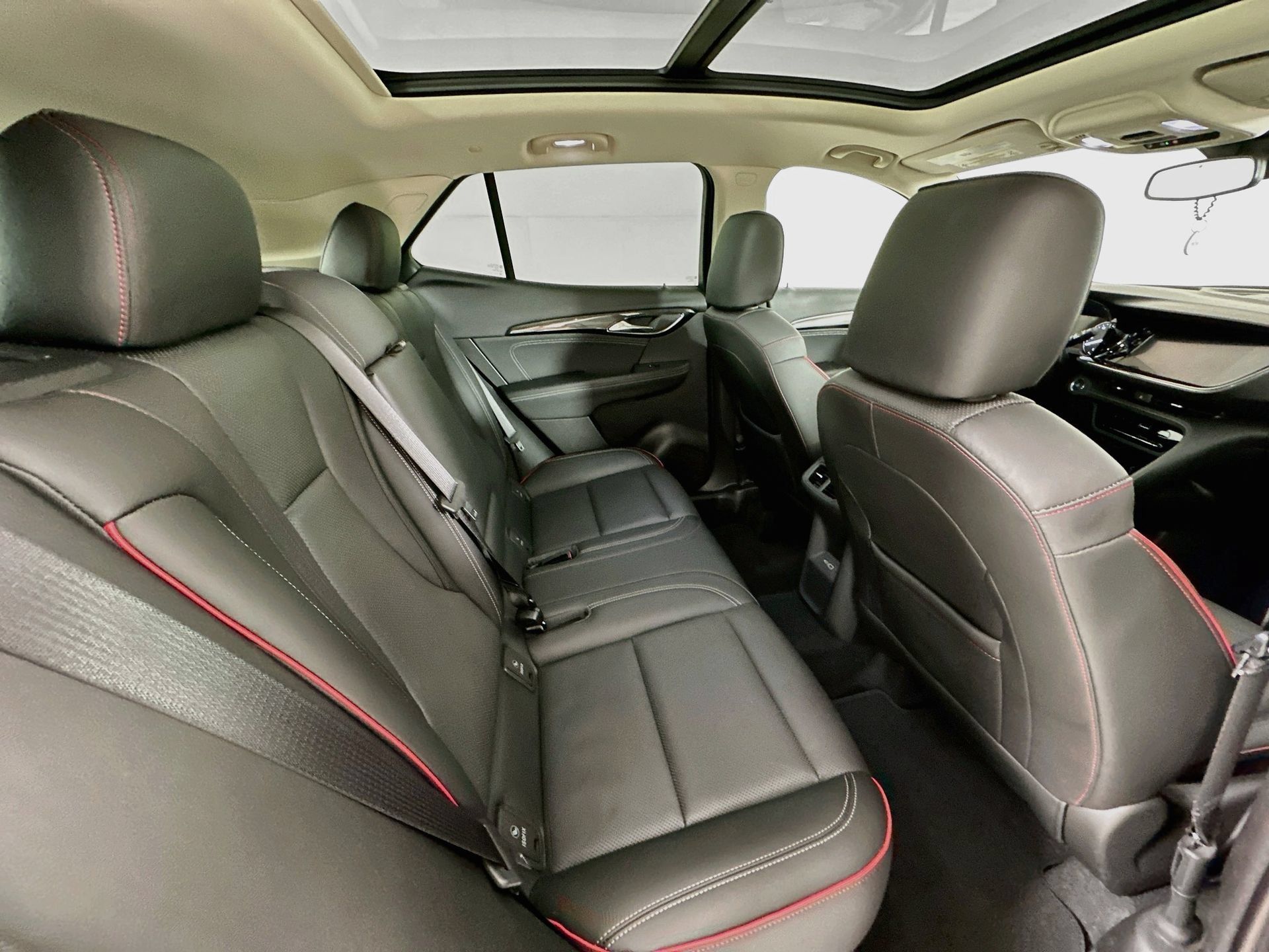 Used 2022 Buick Envision Essence w/ Sport Touring Package FWD image 27
