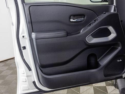 Used 2024 Nissan Frontier SV w/ SV Convenience Package image 35