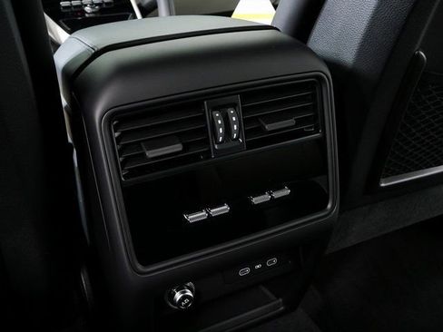 New 2026 Porsche Cayenne Coupe image 22