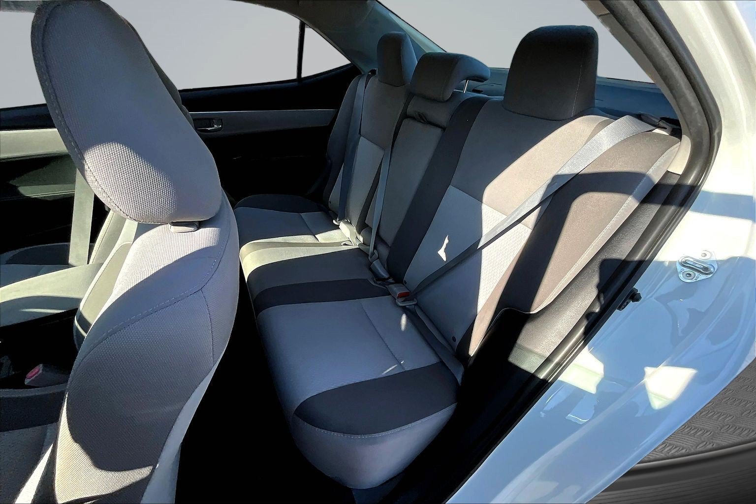 Used 2017 Toyota Corolla LE FWD image 20