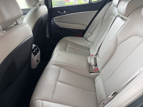 Used 2024 Genesis G70 2.5T image 7