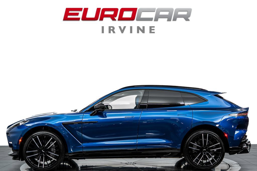 Used 2023 Aston Martin DBX 707 AWD/4WD image 2
