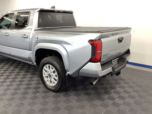 Used 2024 Toyota Tacoma SR5 AWD/4WD image 4