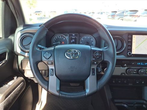 Used 2020 Toyota Tacoma 2WD Access Cab image 17