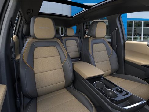 New 2026 Chevrolet Equinox ACTIV w/ Safety and Technology Package image 16