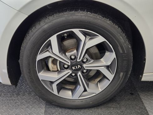 Used 2020 Kia Forte LXS FWD image 10