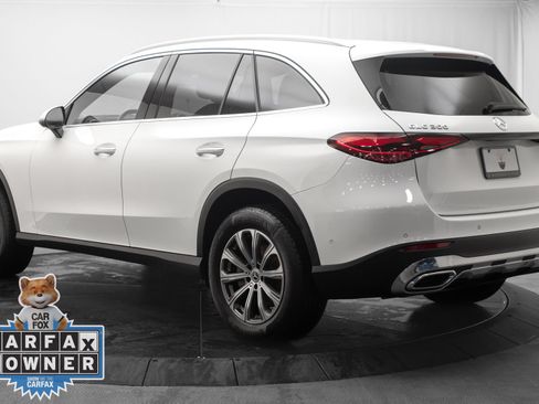 Used 2025 Mercedes-Benz GLC 300 4MATIC image 5