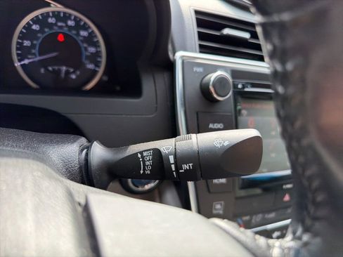 Used 2016 Toyota Camry XLE w/ Moonroof Package image 15