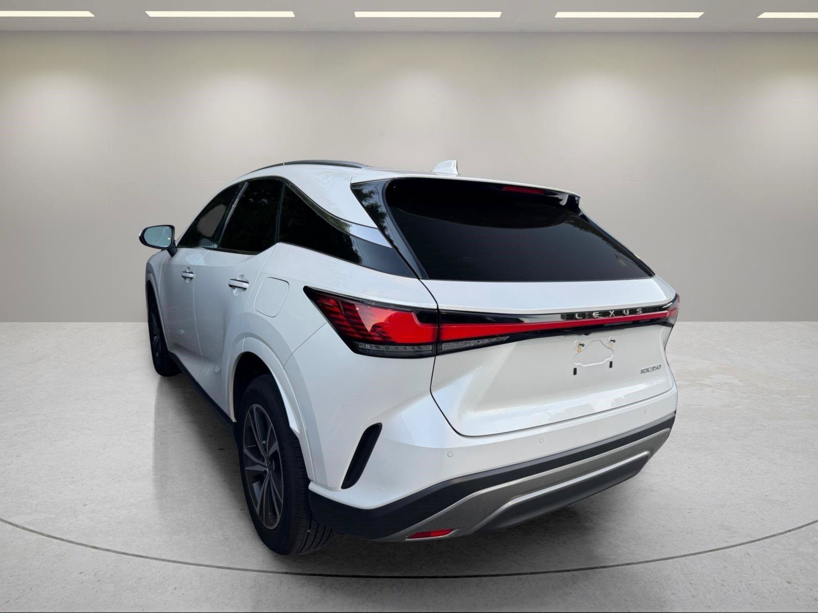 Used 2025 Lexus RX 350 Premium w/ Accessory Package (Z1) FWD image 7
