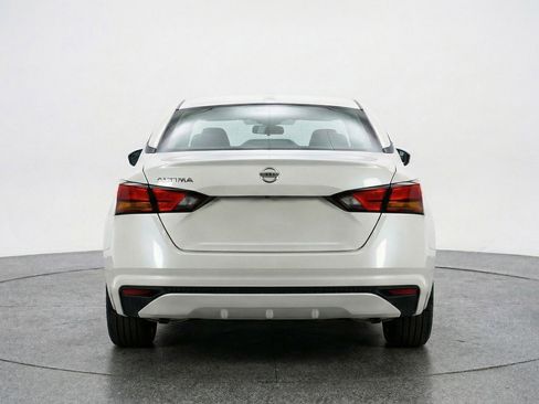 Used 2025 Nissan Altima 2.5 SV image 7