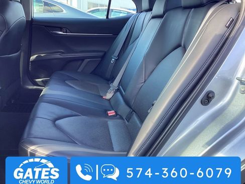 Used 2022 Toyota Camry XLE image 11