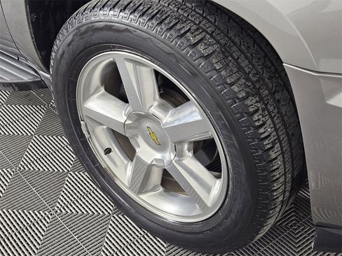 Used 2012 Chevrolet Suburban LT w/ Texas Edition image 7