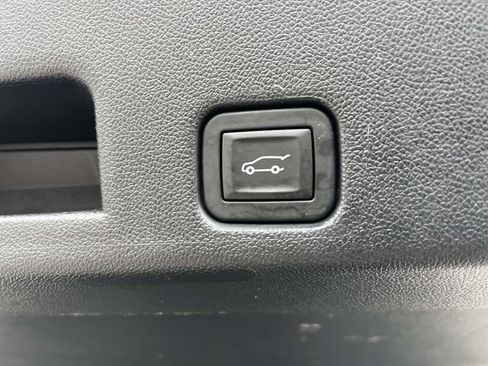Certified 2024 Chevrolet Traverse LT FWD image 13