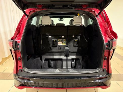 Certified 2025 Toyota Sienna XSE image 10