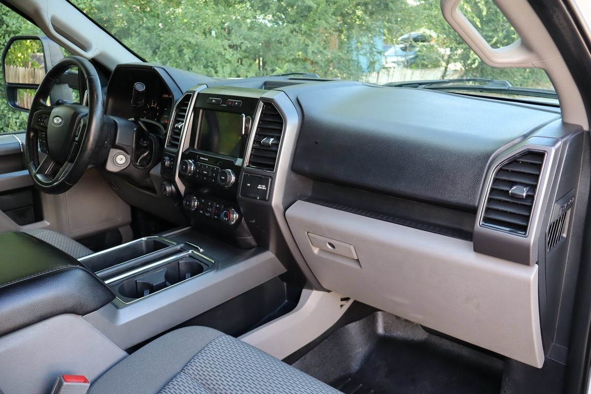Used 2019 Ford F150 XLT w/ Equipment Group 302A Luxury AWD/4WD image 17