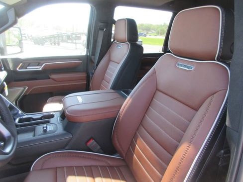 New 2026 GMC Sierra 2500 Denali Ultimate AWD/4WD image 13