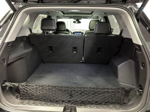 Used 2022 GMC Terrain SLT w/ Tech Package image 25