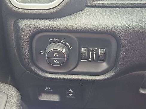 Certified 2019 RAM 1500 Big Horn AWD/4WD image 18