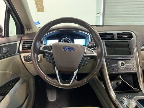 Used 2017 Ford Fusion Platinum FWD image 21