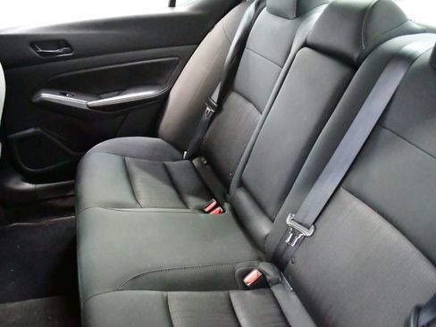 Used 2025 Nissan Altima 2.5 SV FWD image 10