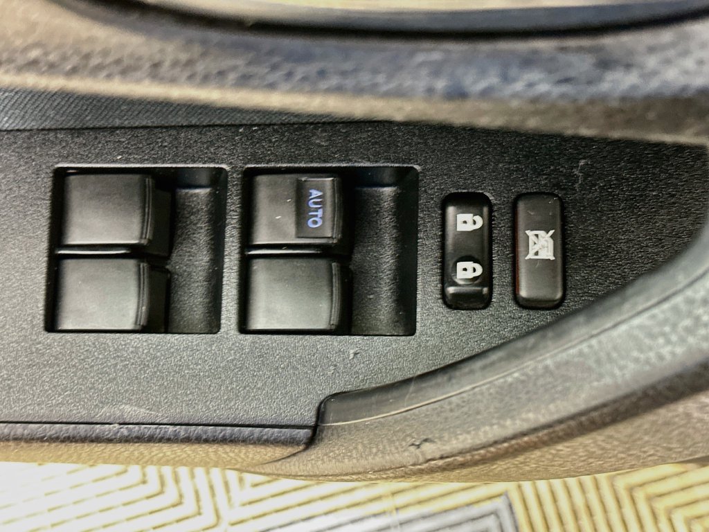 Used 2015 Toyota Corolla LE FWD image 20