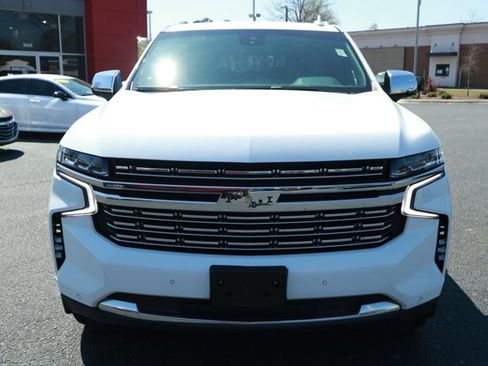 Used 2023 Chevrolet Suburban Premier image 2