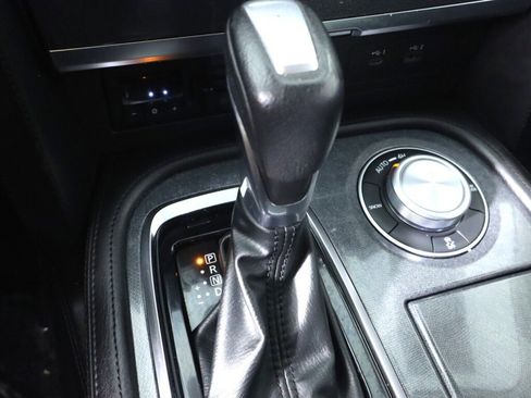 Used 2021 Nissan Armada SV image 27