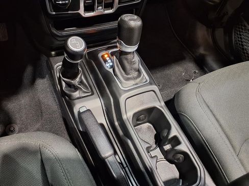 Used 2019 Jeep Wrangler Unlimited Sport S image 12