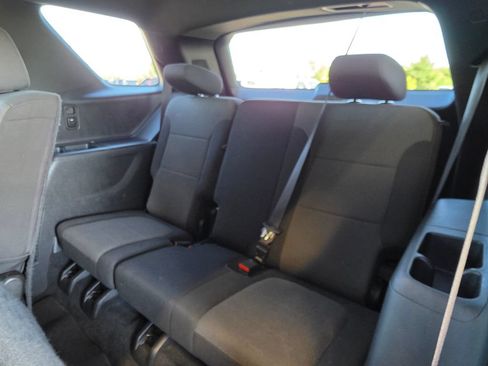 Used 2023 Chevrolet Traverse LT FWD image 33