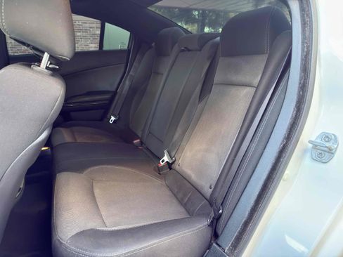Used 2018 Dodge Charger SXT w/ Blacktop Package image 41