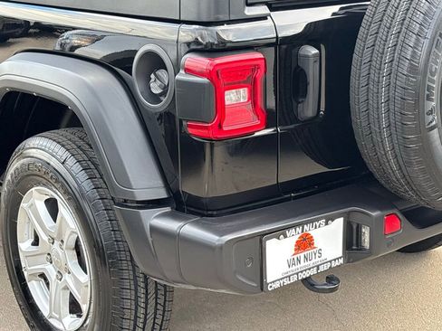 Used 2021 Jeep Wrangler Sport S image 6