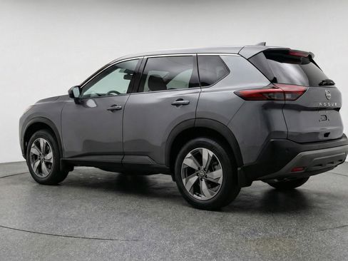 Used 2025 Nissan Rogue SV AWD/4WD image 6