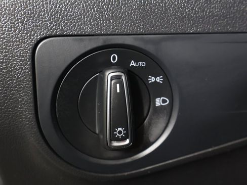 Used 2023 Volkswagen Tiguan SE R-Line image 42