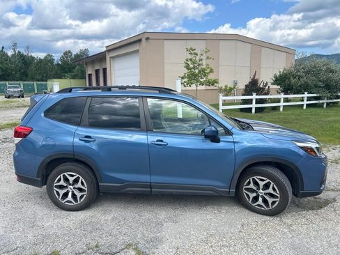 Used 2021 Subaru Forester Premium AWD/4WD image 5