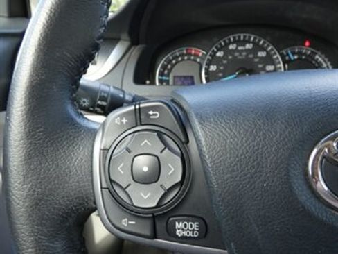 Used 2012 Toyota Camry XLE FWD image 24