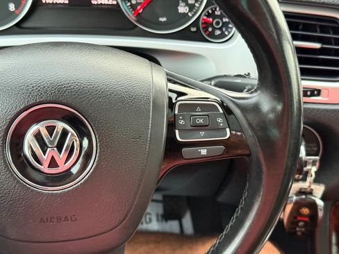 Used 2012 Volkswagen Touareg VR6 image 72