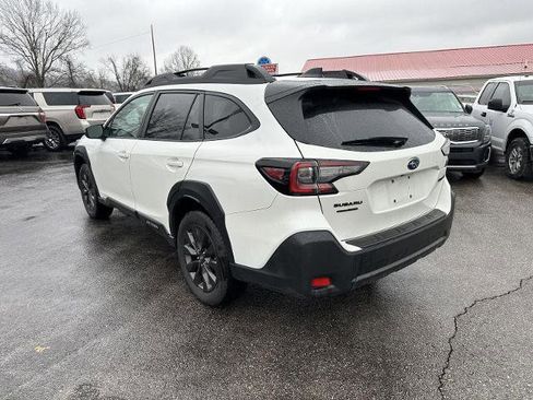 Used 2025 Subaru Outback Onyx Edition image 4