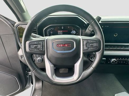 Used 2025 GMC Sierra 1500 SLT image 11