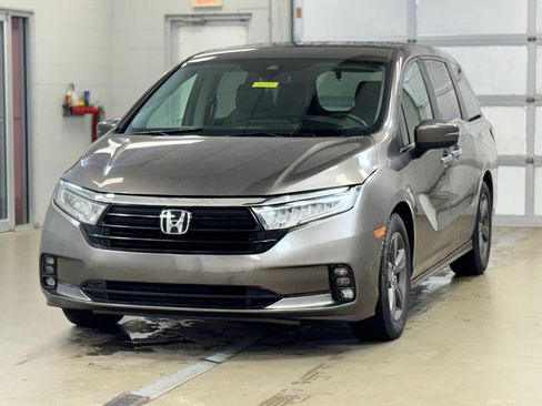 Used 2021 Honda Odyssey EX image 3