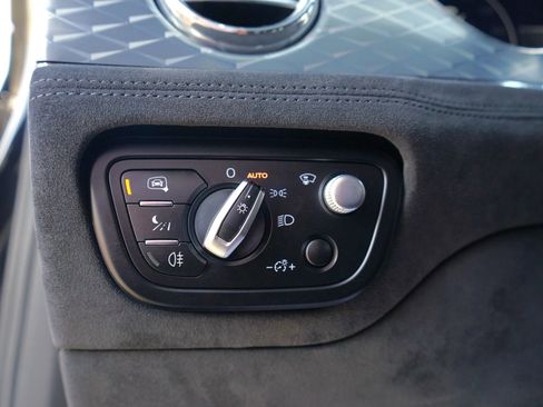 Used 2021 Bentley Bentayga Speed image 17