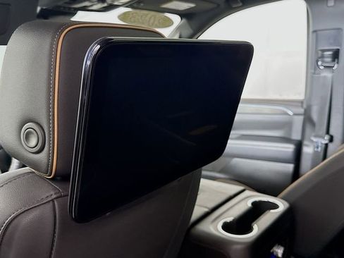 Used 2023 GMC Yukon AT4 w/ AT4 Premium Package image 31