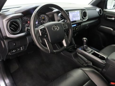 Used 2023 Toyota Tacoma TRD Off-Road AWD/4WD image 13