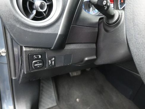 Used 2018 Toyota Corolla LE image 26