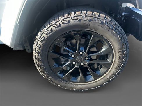 Certified 2024 Jeep Gladiator Sport image 16