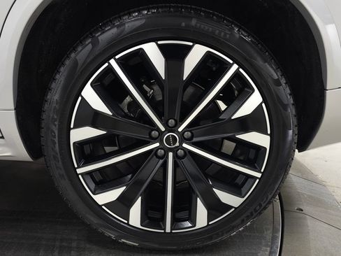 Certified 2025 Volvo XC90 B5 Plus AWD/4WD image 13