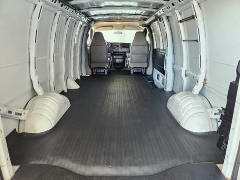 Used 2005 Chevrolet Express 2500 Extended RWD image 6