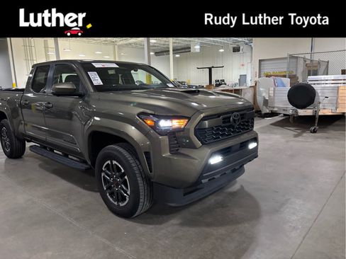 Used 2024 Toyota Tacoma TRD Sport w/ TRD Sport Premium Package AWD/4WD image 1