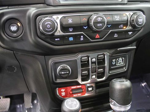 Used 2023 Jeep Wrangler Unlimited Rubicon 4xe AWD/4WD image 31